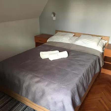 Nana Apartmanhaz *