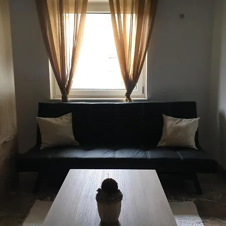Nana Apartmanhaz Apartment